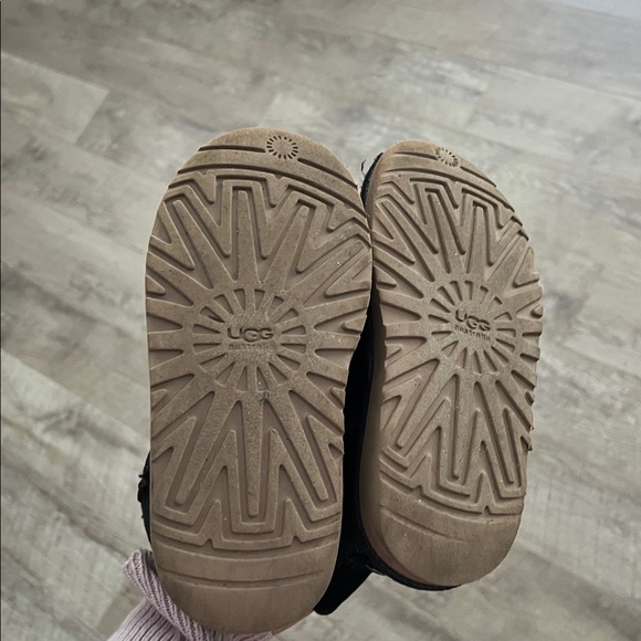 UGG Black Glitter Boots little girl size 1 age 7-8 years old - Picture 5 of 5